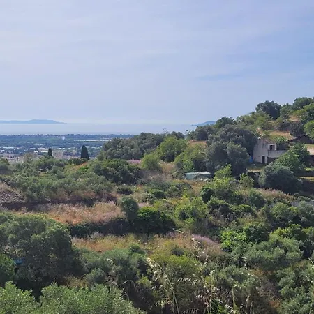 Country house Cabanon En Pierre - Vue Sur Hyeres