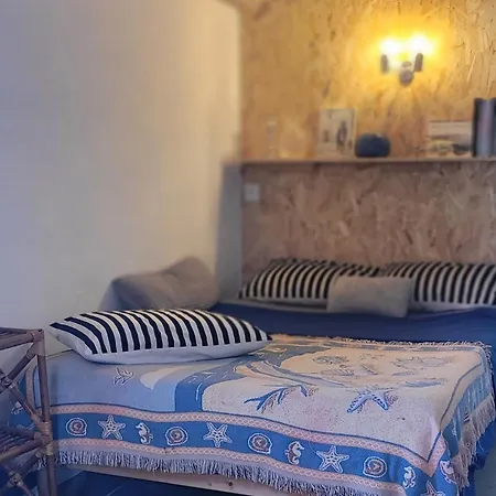 Cabanon En Pierre - Vue Sur Country house